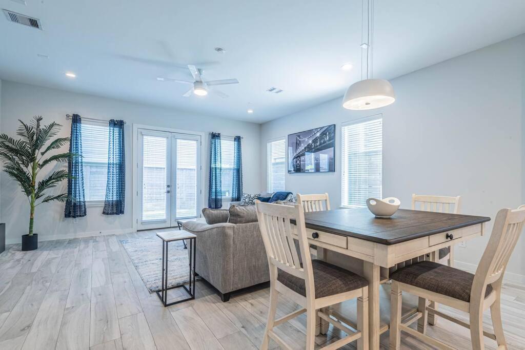 Charming 3-Bedroom Luxury Home Near Downtown, Nrg, Galleria & Medical Center Houston Exterior photo